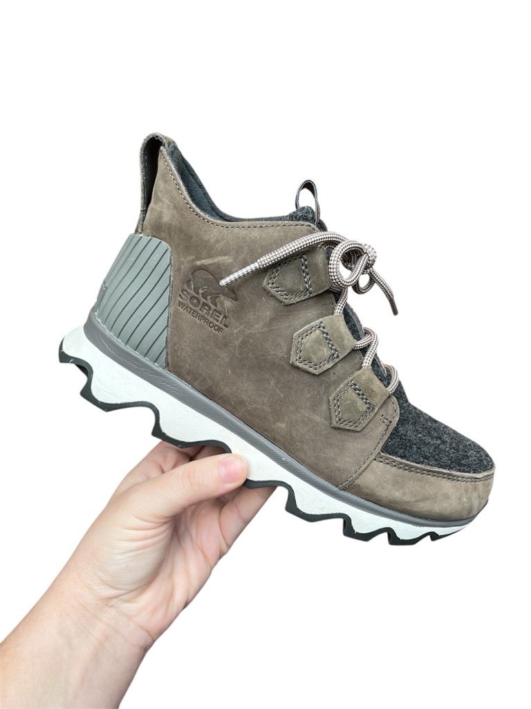 Womens Sorel Kinetic Caribou Quarry Size 6.5 Waterproof Sneaker Boots Gray Green